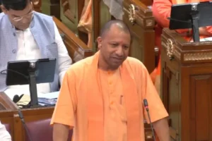 “जो चांदी के चम्मच से खाने के आदी हों वो…”, अखिलेश के ‘सांड सफारी’ वाले बयान पर सीएम योगी का पलटवार, पढ़ें भाषण की बड़ी बातें